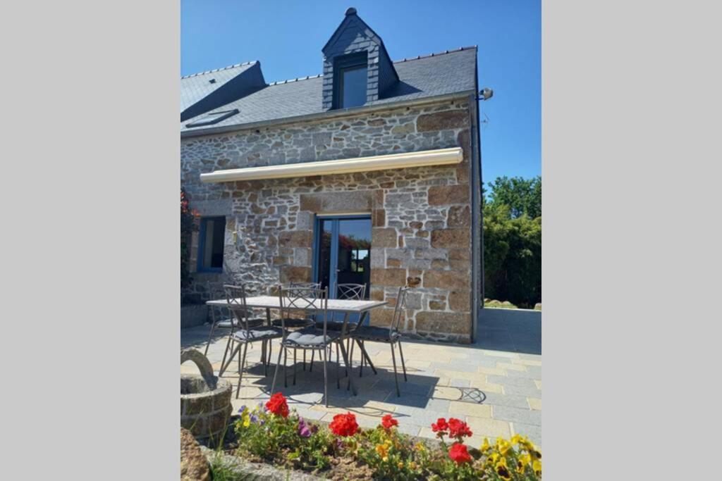Saint-Sauveur-des-Landes La Maison Bleue מראה חיצוני תמונה